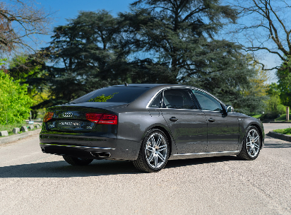 Audi AUDI A8L  W12